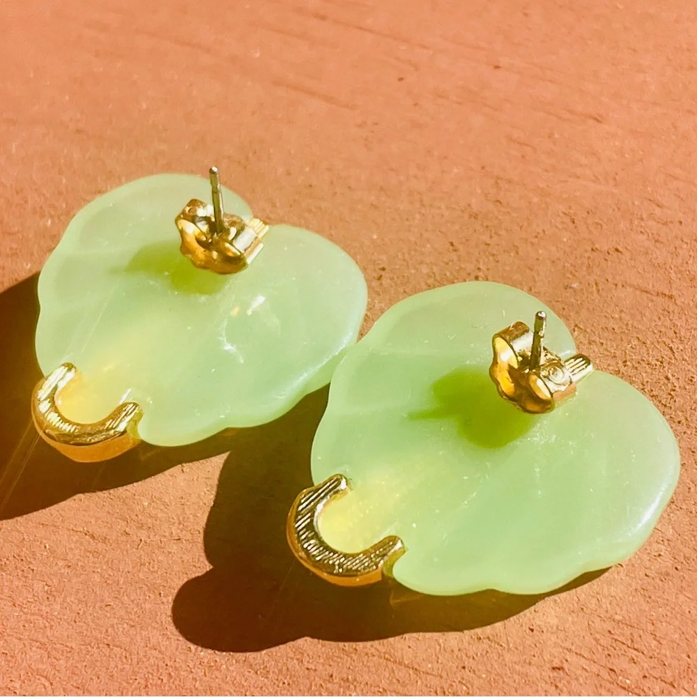 Vintage Jade-Colored Leaf Earrings - Picture 5 of 6